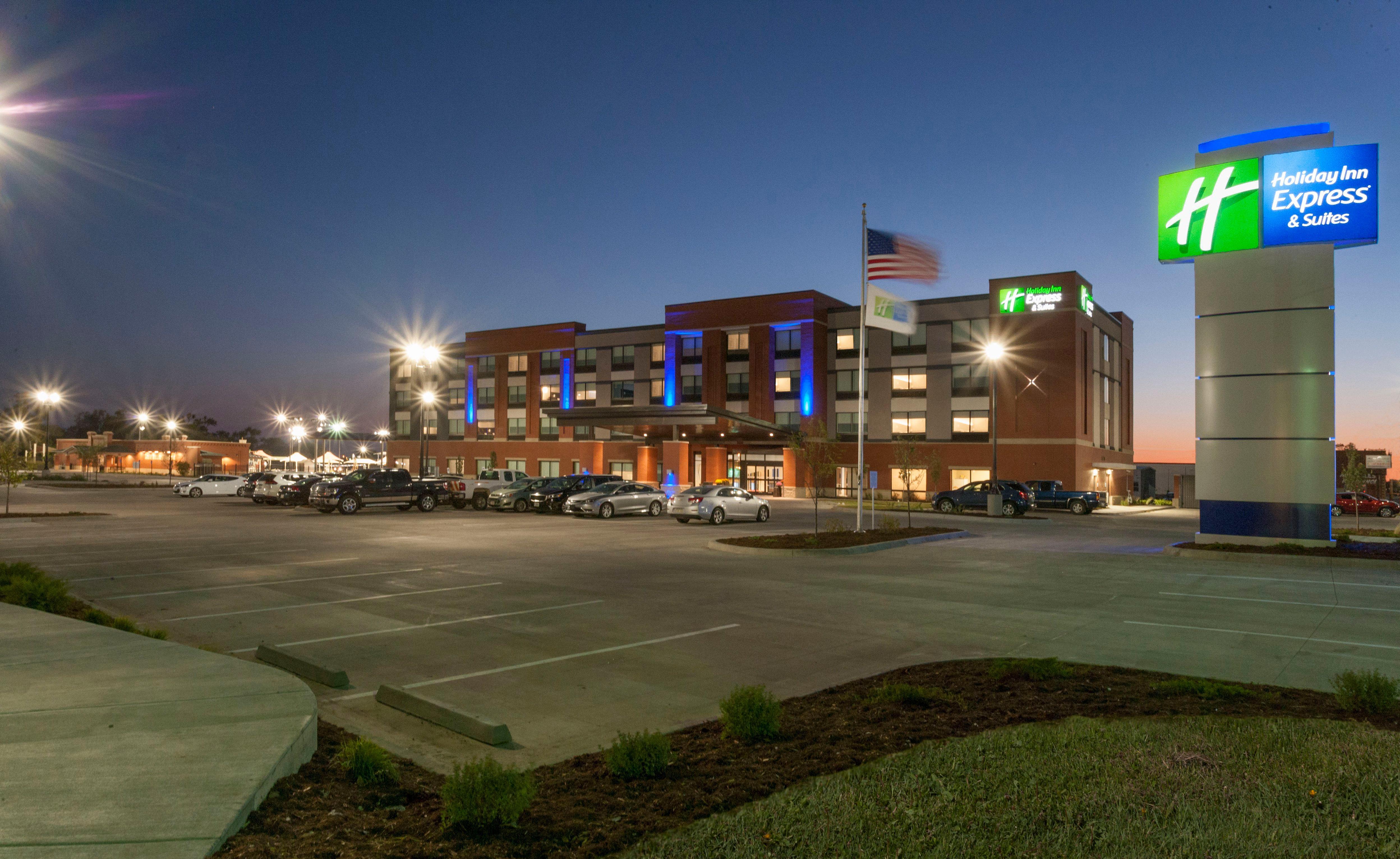 Holiday Inn Express & Suites - Dodge City By Ihg Exterior foto